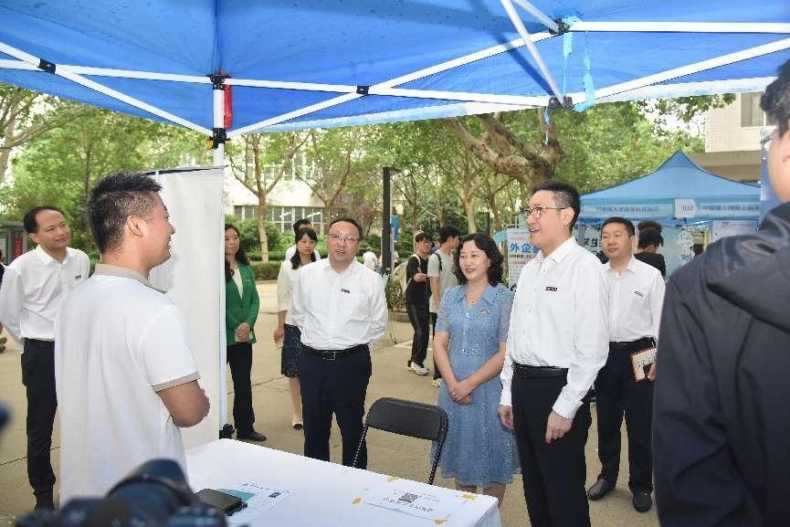 河南职院成功举办2025届毕业生夏季双选会