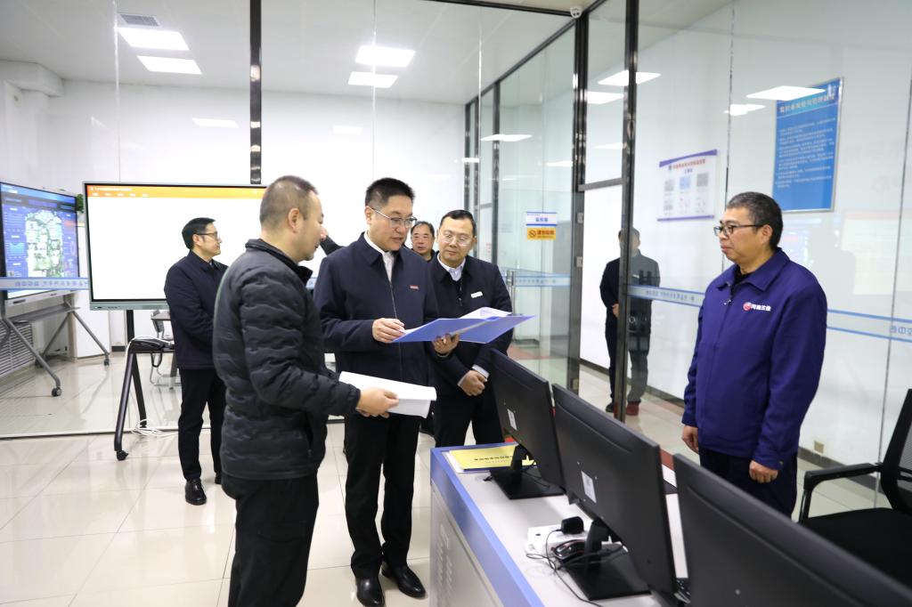 校党委书记厉励检查寒假校园安保、物业服务与后勤保障工作