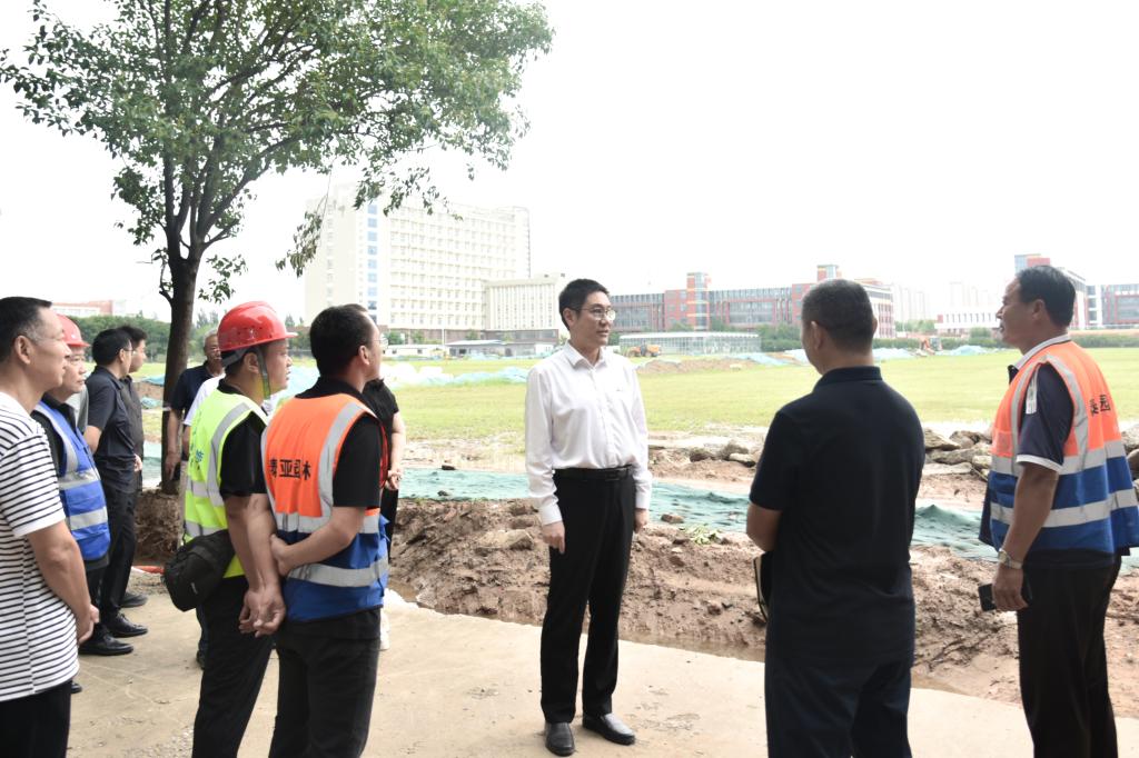 校领导开展校园专项巡查 调度部署暑期重点工作