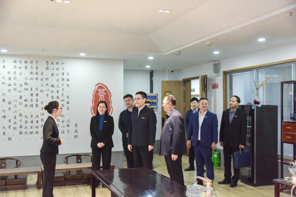 校党委书记厉励到文化旅游学院宣讲党的二十届四中全会精神并开展调研