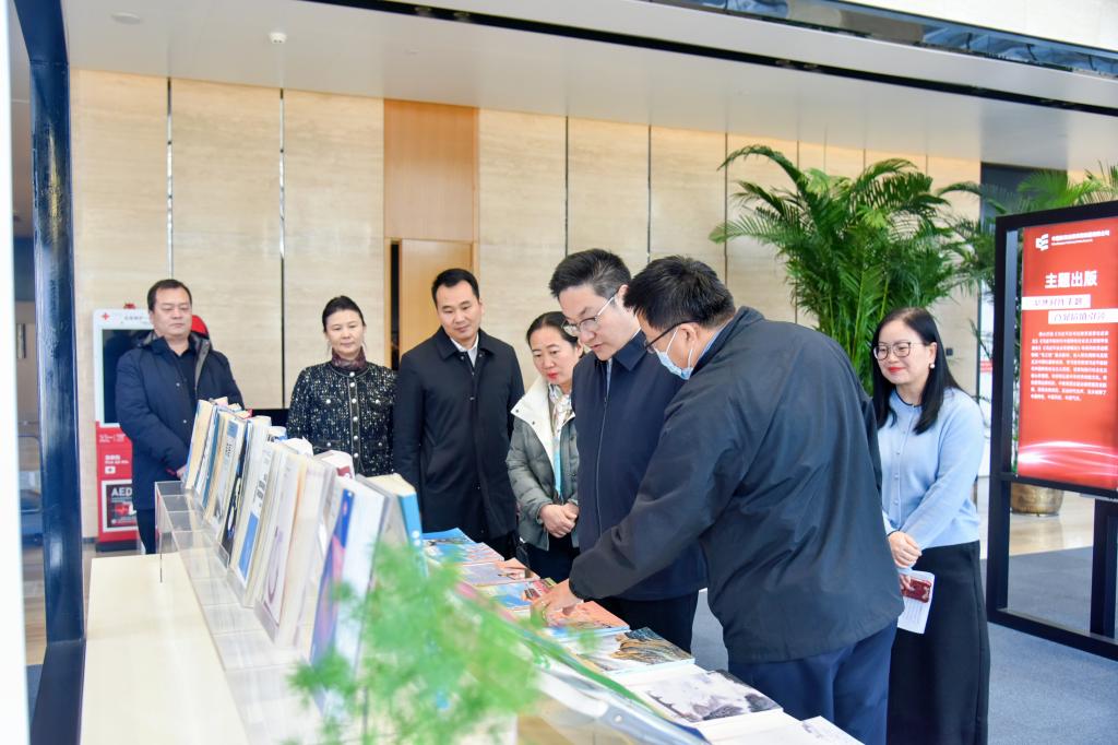 校党委书记厉励带队赴教育部中国大学生在线、全国高校思想政治工作网开展工作交流