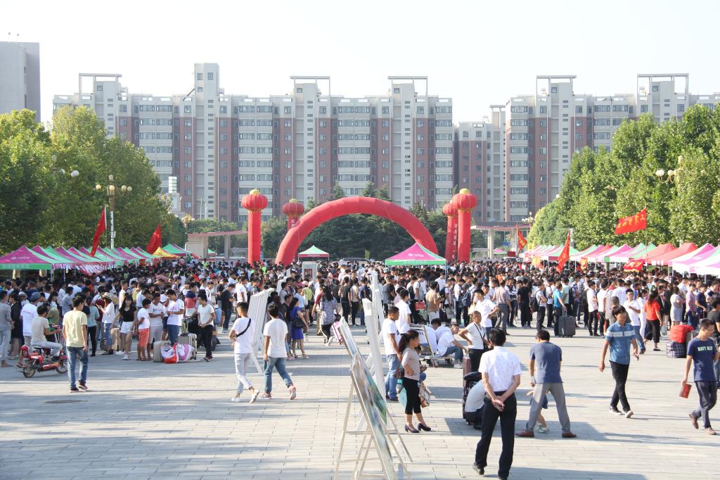 河南职业技术学院热烈欢迎新同学(三)